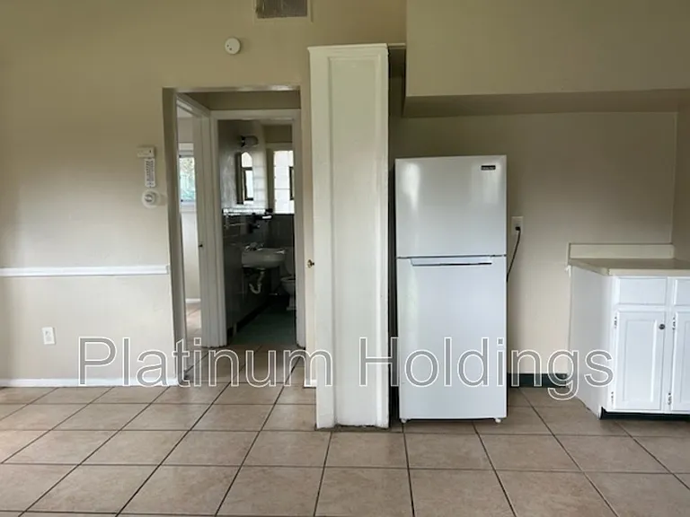 1055 Neville Ave — Photo 8