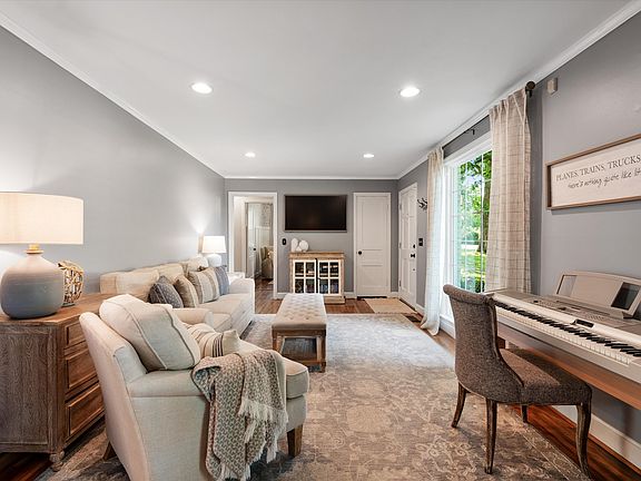 5th image of 513 Brentlawn Dr