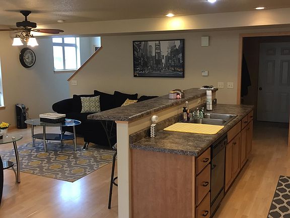 Kitchen with large island