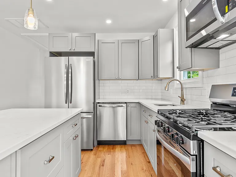 43 Franklin Ave #2 — Photo 5