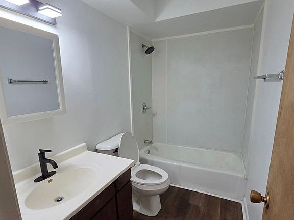 5th image of 6709 N University St #B16
