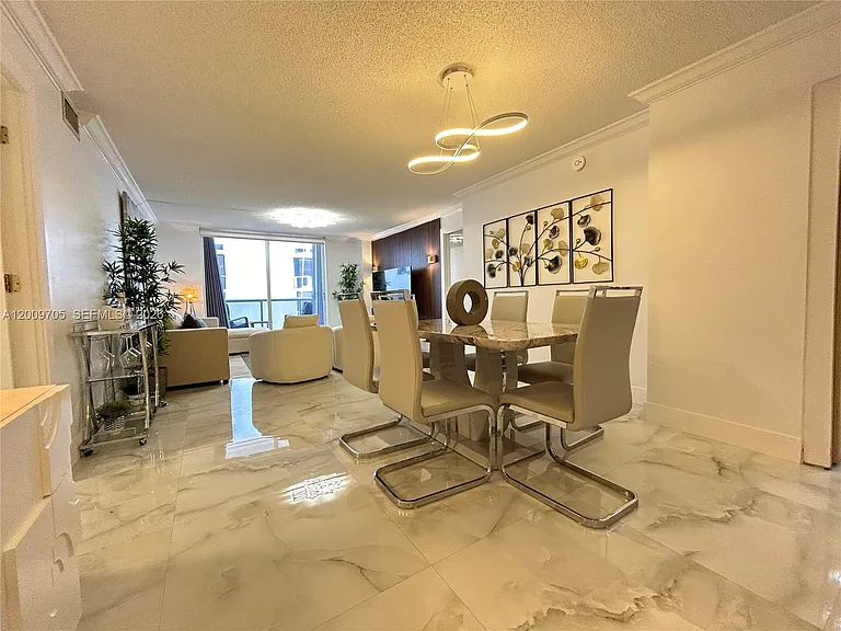 6039 Collins Ave #1507 — Photo 8