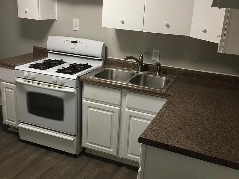 14643 Millard Ave — Photo 10