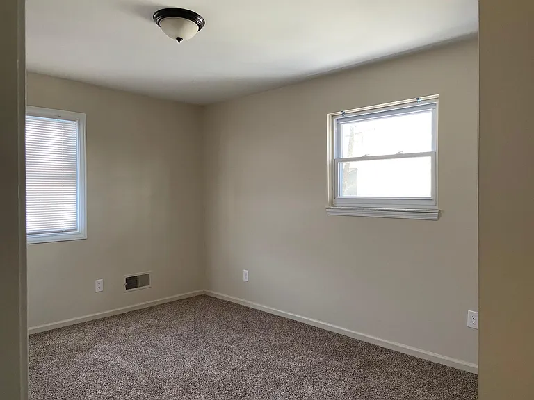 2144 Washtenaw Ave — Photo 15