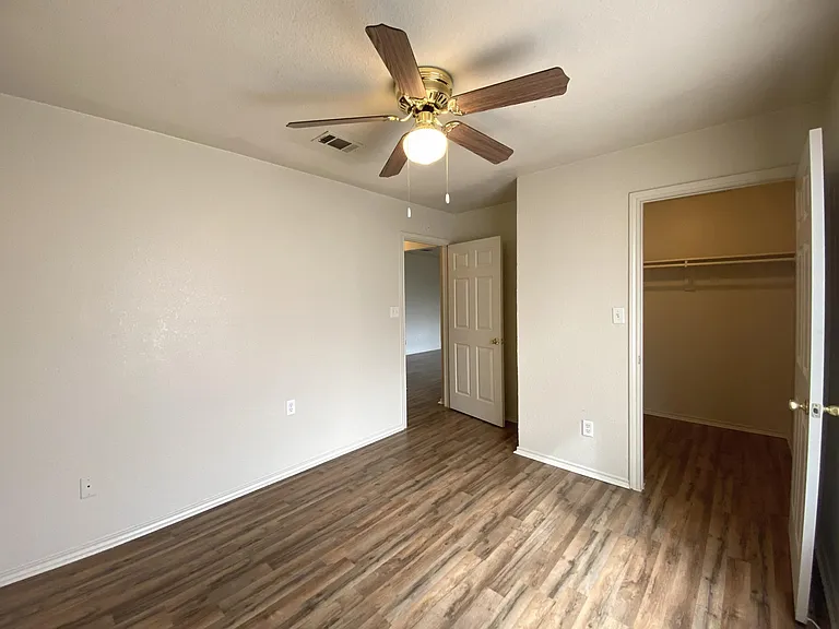 2801 Cantabrian Dr #C — Photo 11