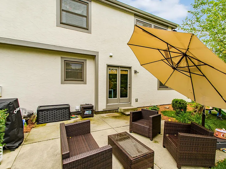 2104 Scottingham Dr — Photo 18
