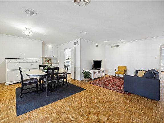2nd image of 2600 Bellefontaine St APT C22