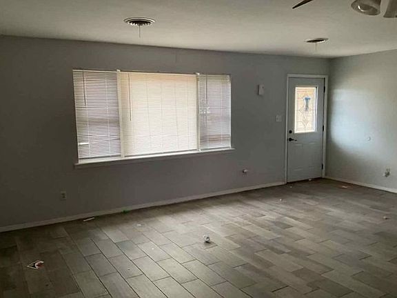 Additional Living Room