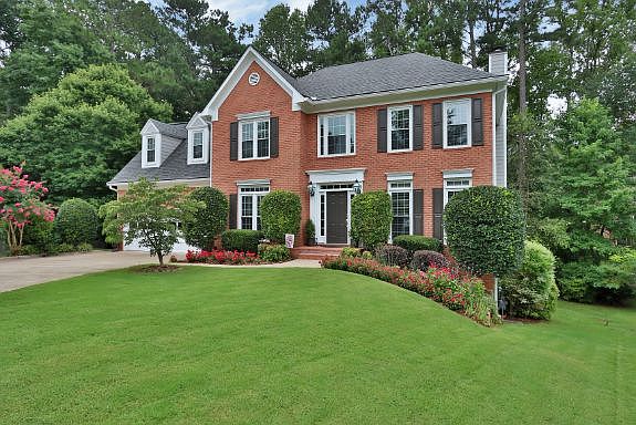 3rd image of 2454 Devon Oaks Ct NE