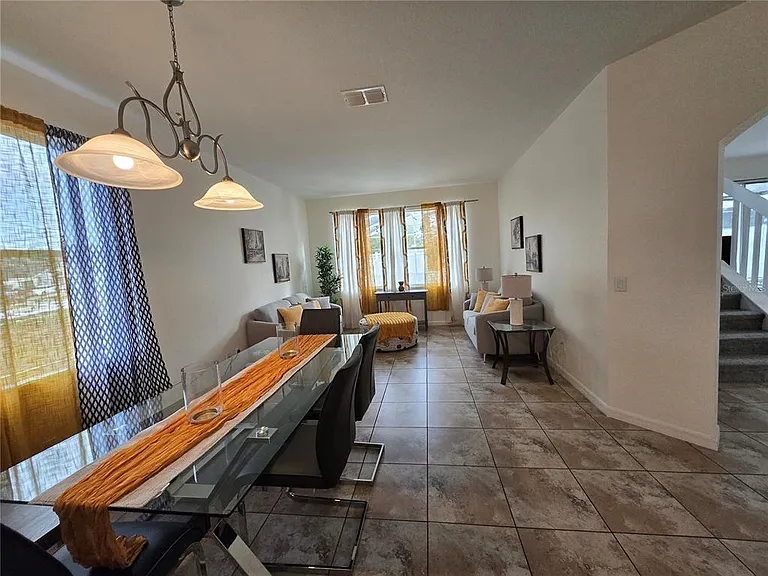 930 Oxford Dr — Photo 20