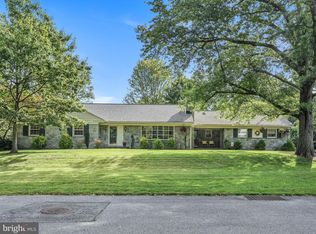 3 Meadowbrook Ln, Elizabethtown, PA