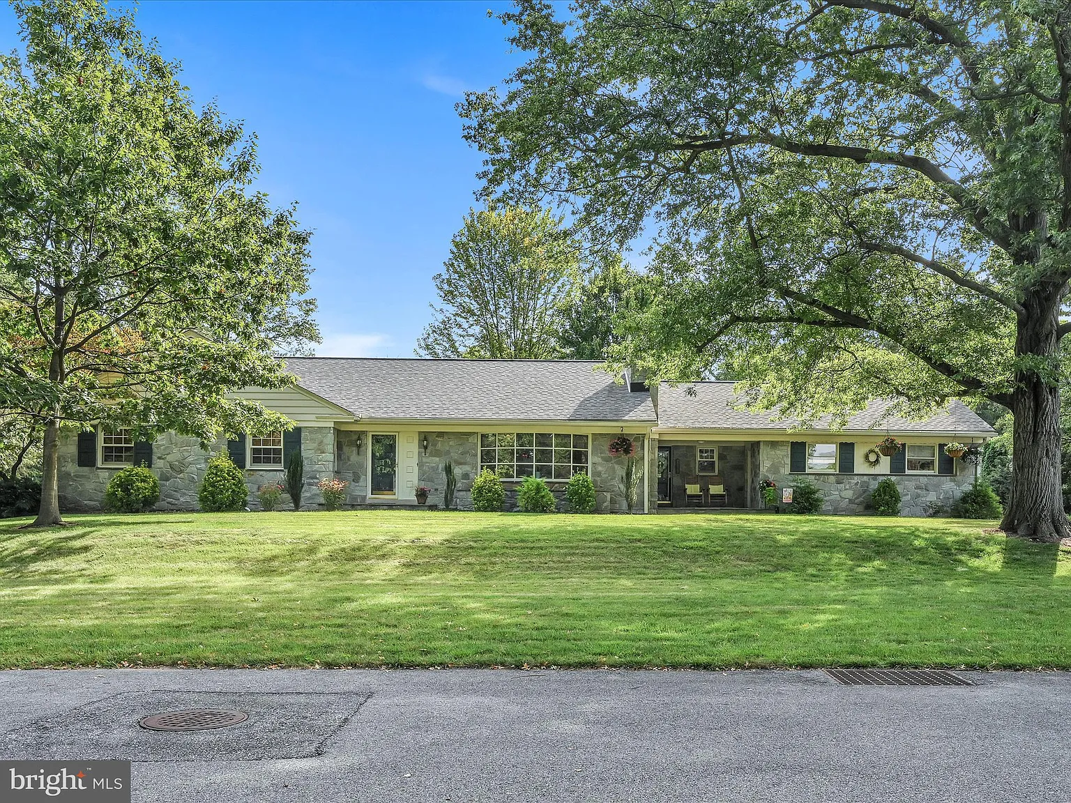 3 Meadowbrook Ln photo 1