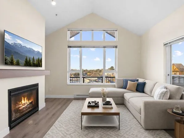 7089 Mont Royal Sq #417, Vancouver, BC V5S 4W6