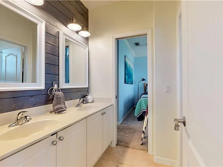 8995 Spring Mountain Way — Photo 14