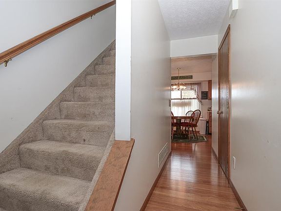 3rd image of 4496 Mogul Ln