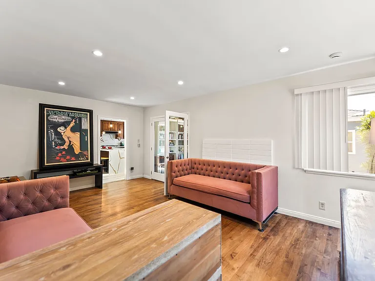 8016 Denrock Ave — Photo 2