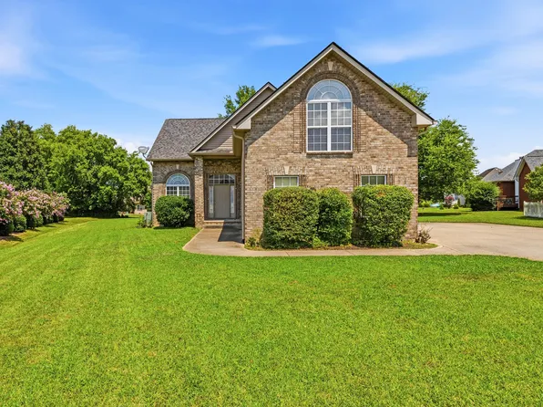 155 Brightstar Ct, Gallatin, TN 37066
