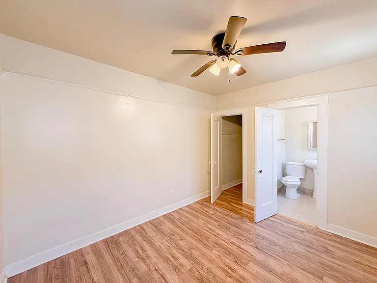 3839 Van Dyke Ave — Photo 4