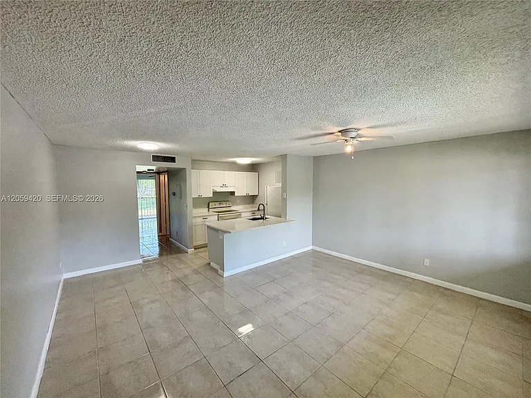 1822 Meadows Cir W #1822 — Photo 6