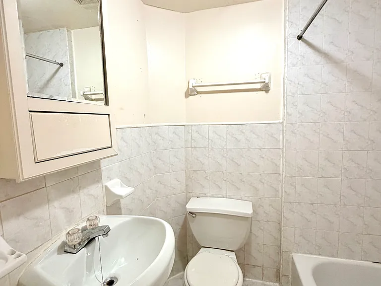 121 Saint Nicholas Ave #2B — Photo 4