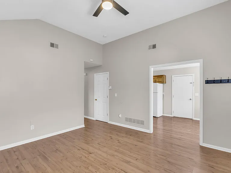 810 N Willie St — Photo 5