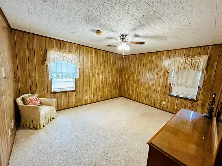 1040 N Highway 80 — Photo 25