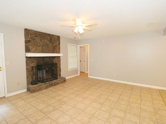 2nd image of 2219 Summertown Dr