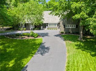 6524 Overhill Rd, Mission Hills, KS 66208