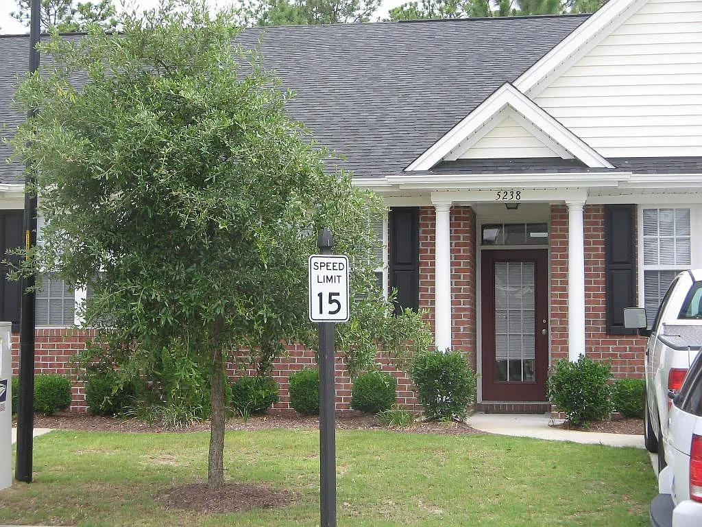 One story townhome in Carlton Place — Photo 1