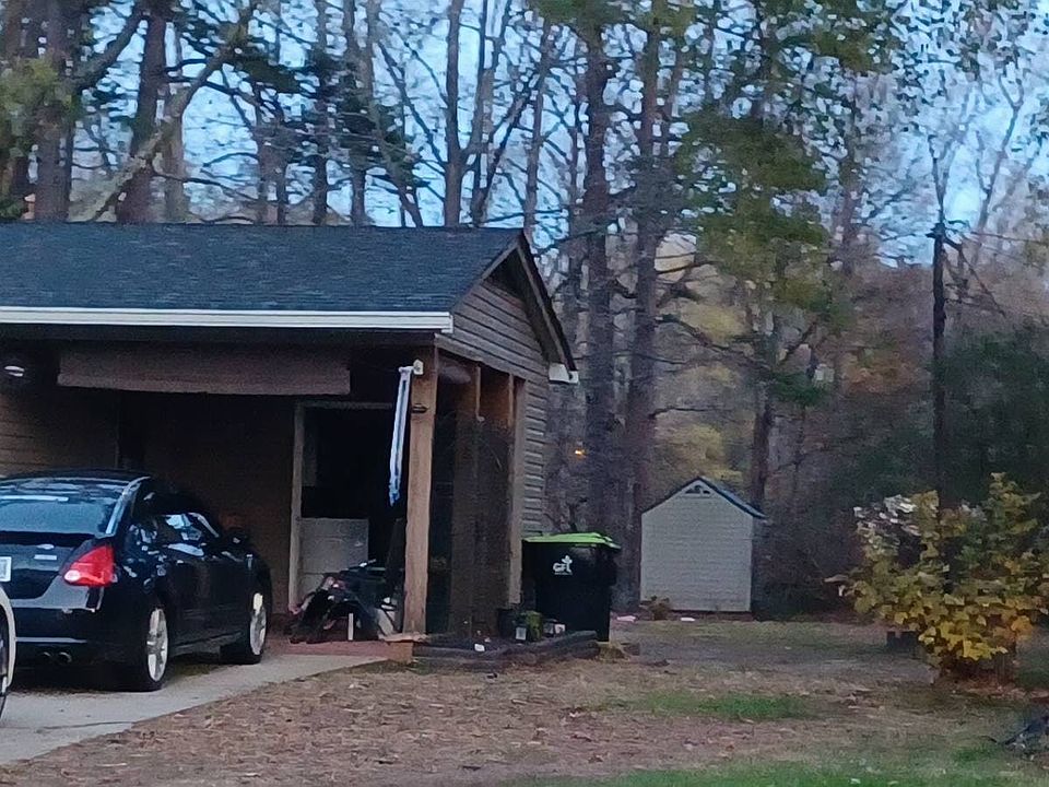 2nd image of 906 Mitchell Ave
