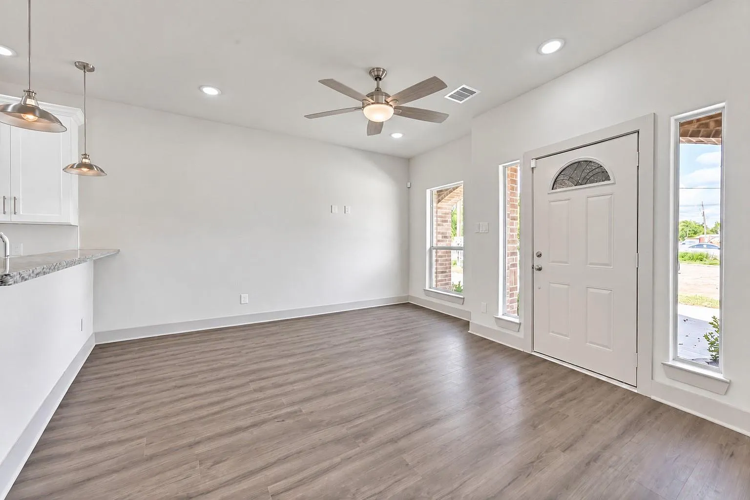 3 bed, 2.0 bath, 1200 sqft, $1,850 — Photo 3