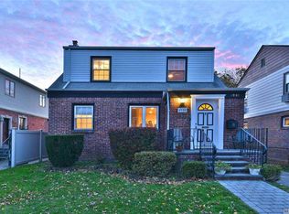 69-50 180th St, Fresh Meadows, NY 11365