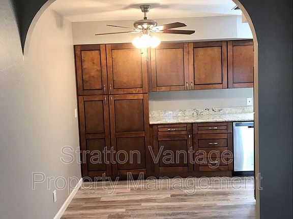 4th image of 848 N Stapley Dr
