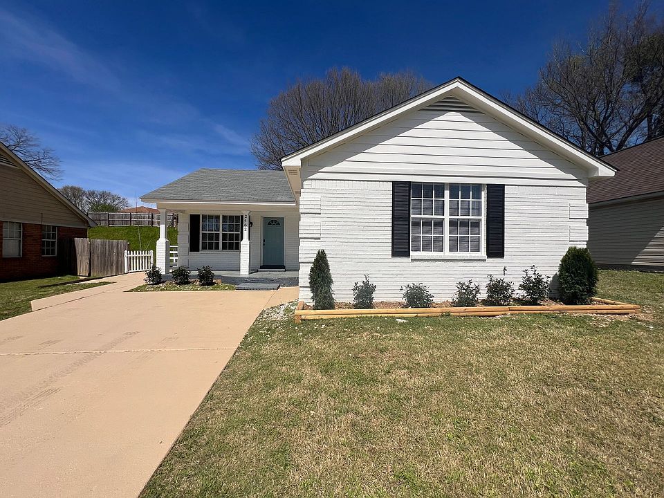1st image of 2462 Durham Dr