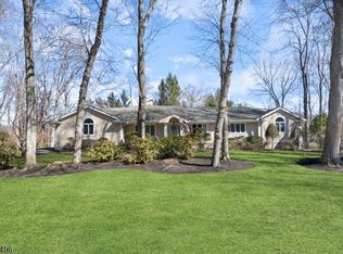 869 High Mountain Rd, Franklin Lakes, NJ 07417