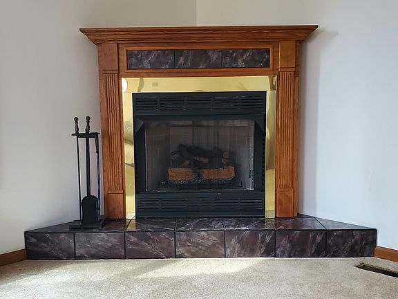 Gas log fireplace, liv rm