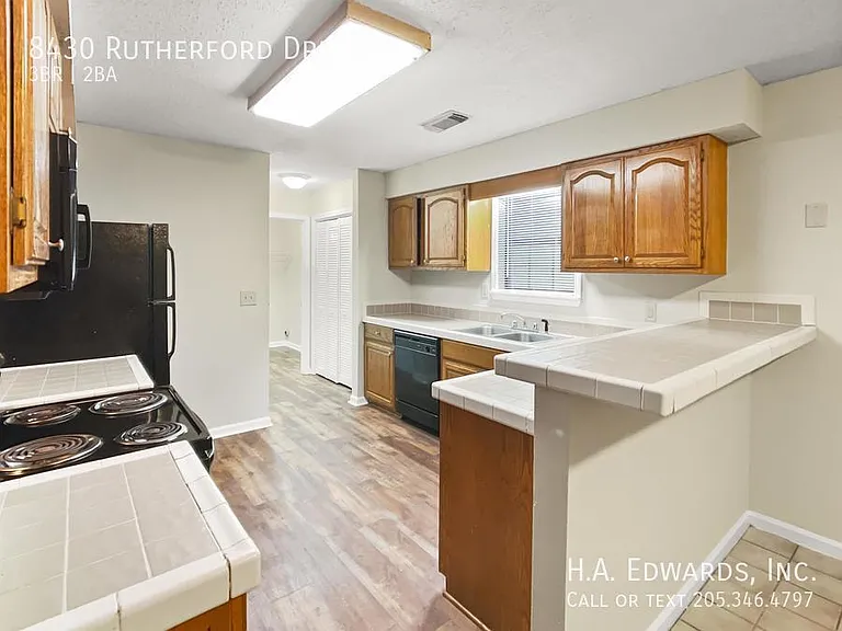 8430 Rutherford Dr — Photo 12
