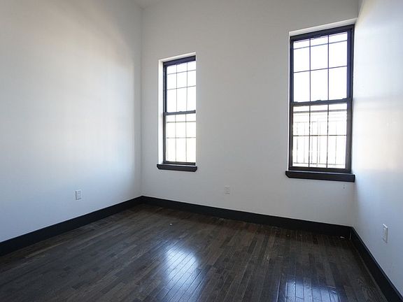 2nd image of 214 Knickerbocker Ave #3E