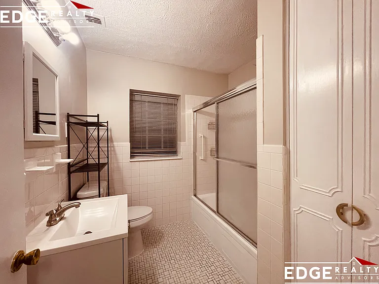 207 Lake Shore Rd #3 — Photo 9