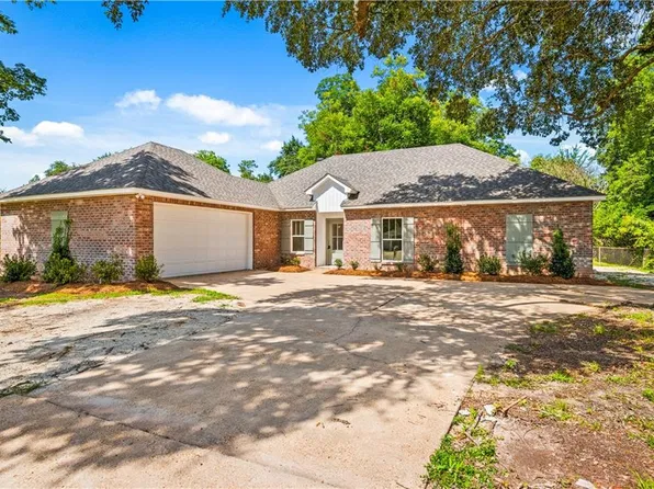 908 Snow White Dr, Alexandria, LA 71303