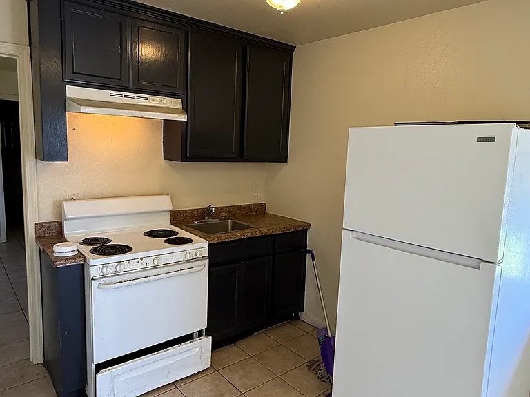 965 Atwater Blvd #I — Photo 4