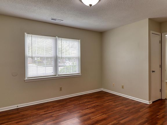 4th image of 2318 Indian Dr #16216973