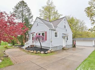 904 Lander Rd, Highland Heights, OH 44143