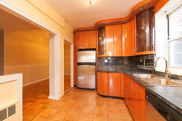 Sold by Remax Real Estate Professionals | media 20