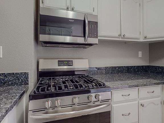 4th image of 1818 N Kingsley Dr APT 12