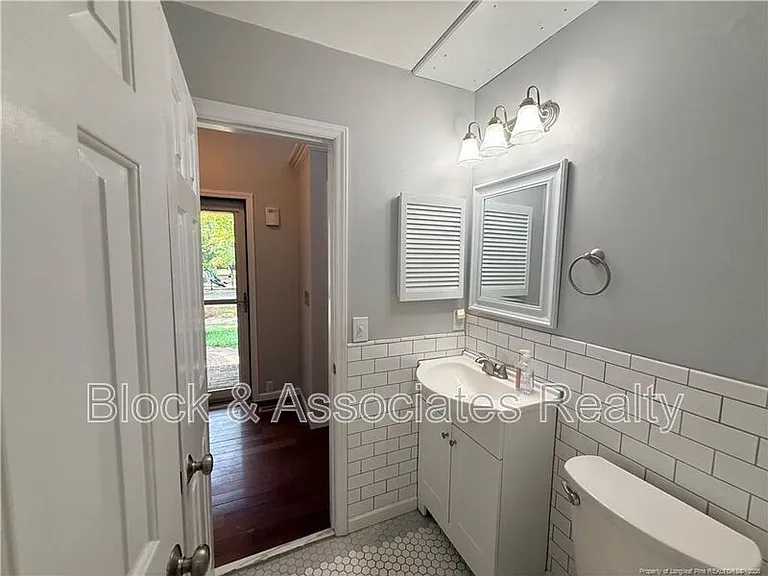 155 S Ashe St — Photo 14