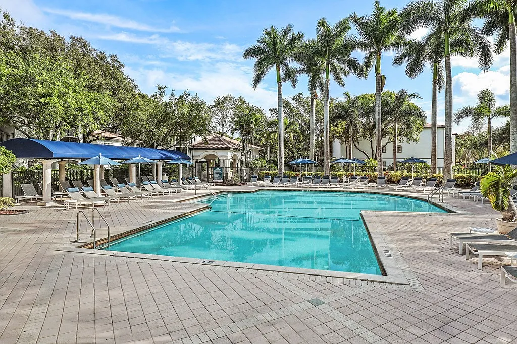 The Cove at Boynton Beach Apartments — Photo 1