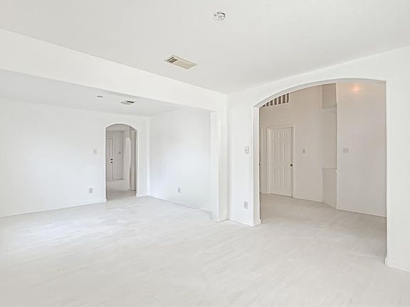 3rd image of 12702 Autumn Glen Dr