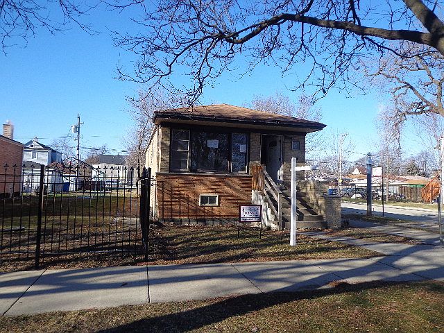 1st image of 7000 S Winchester Ave