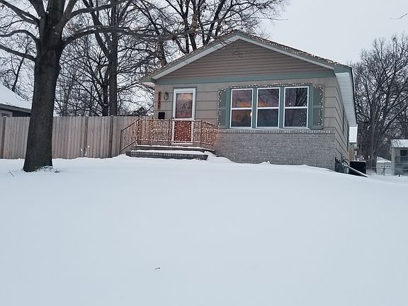 6ft cedar fence instal. 2016